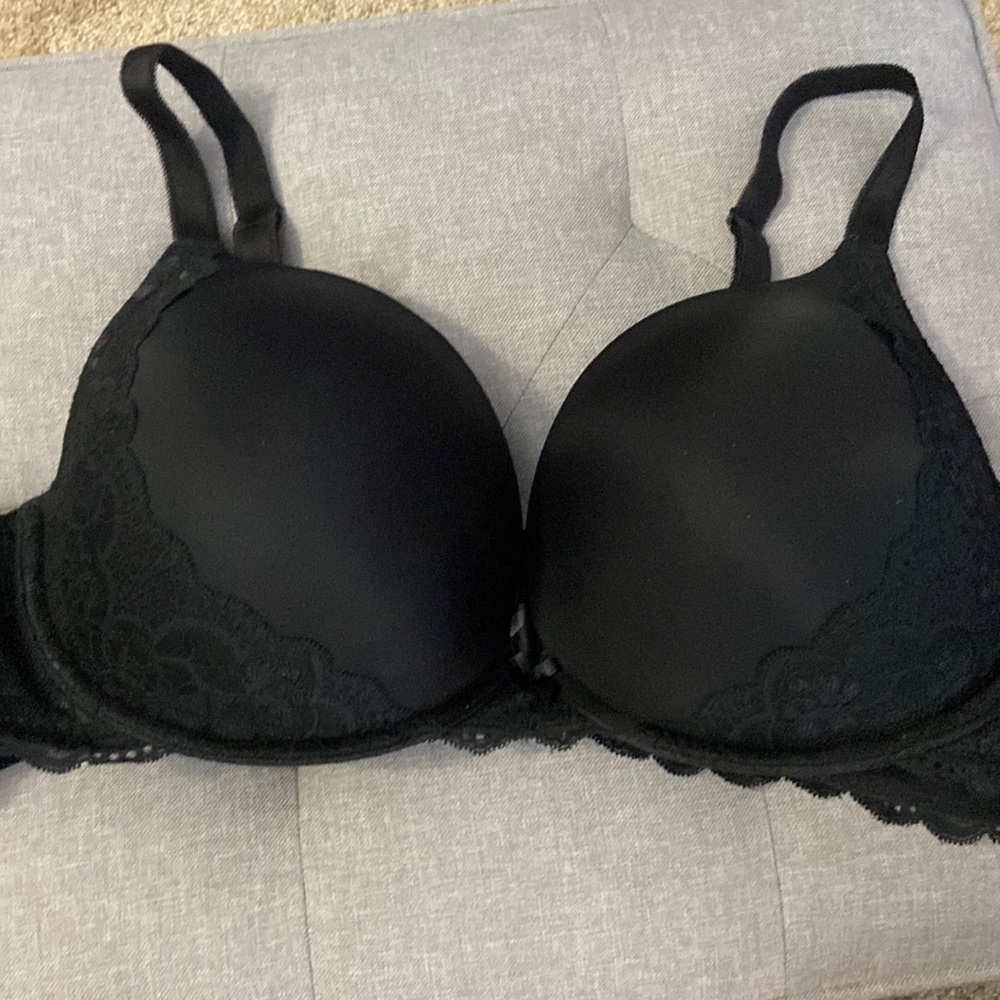 Torrid 44D Push Up Plunge Bra